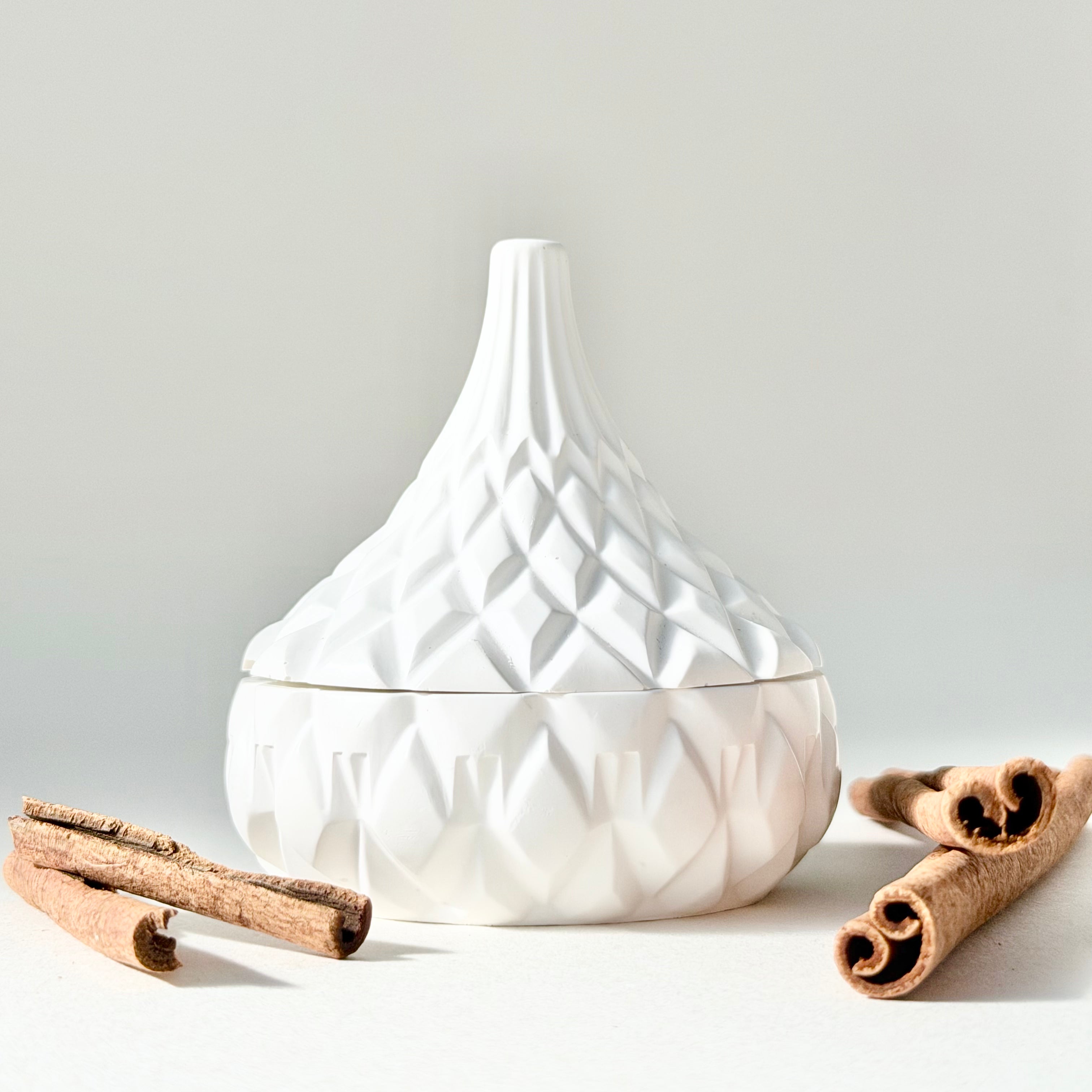 Cinnamon and Cedarwood Tagine Candle