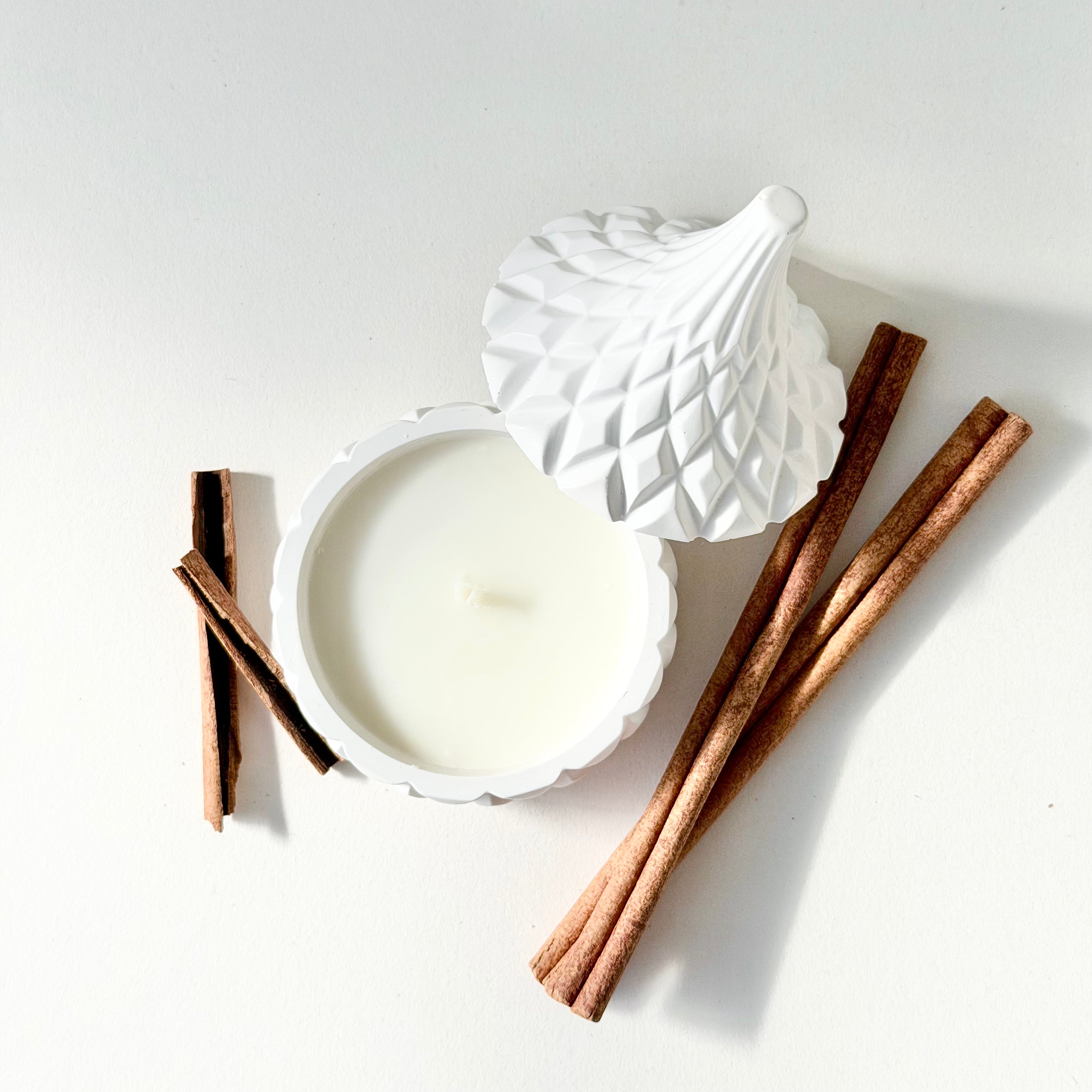 Cinnamon and Cedarwood Tagine Candle