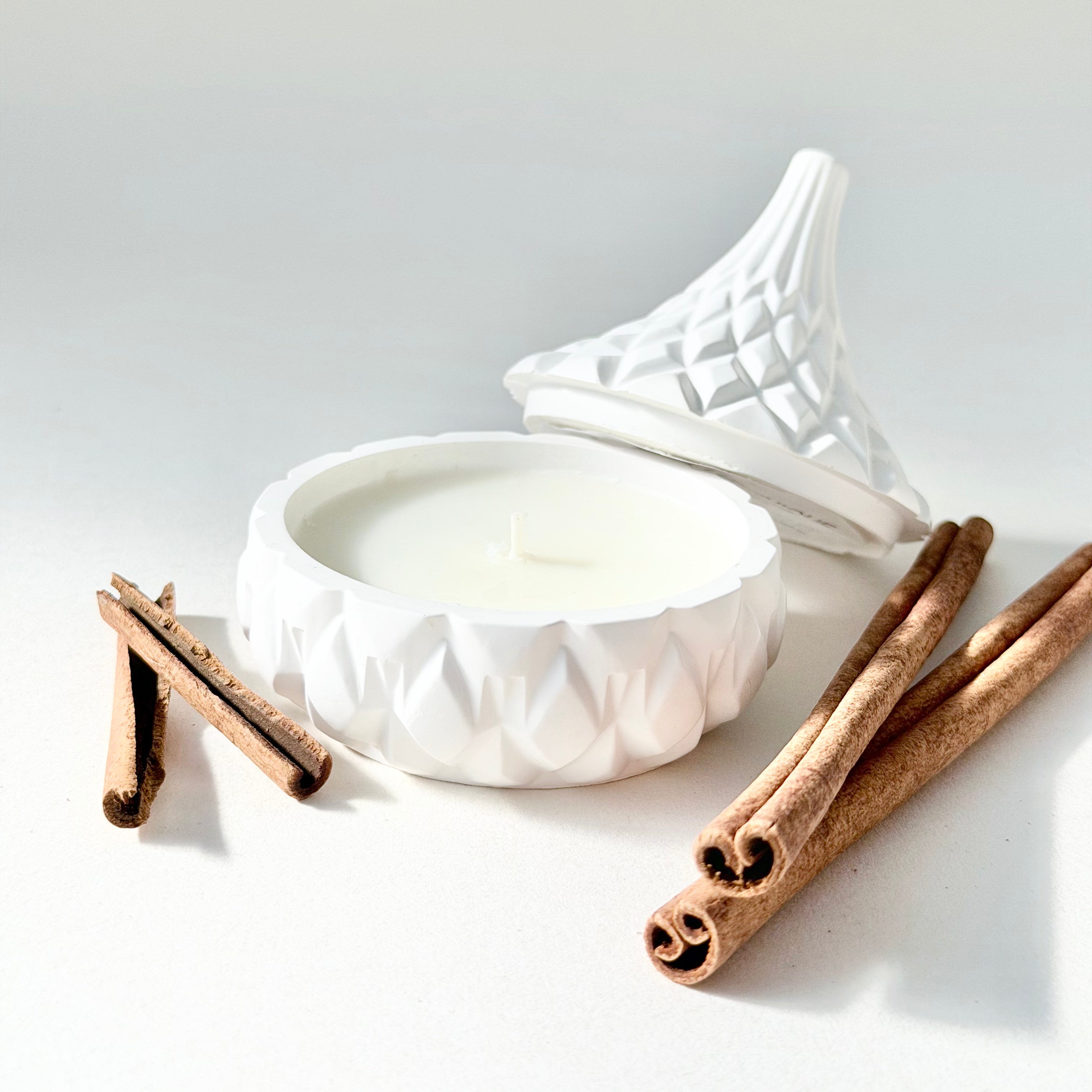 Cinnamon and Cedarwood Tagine Candle